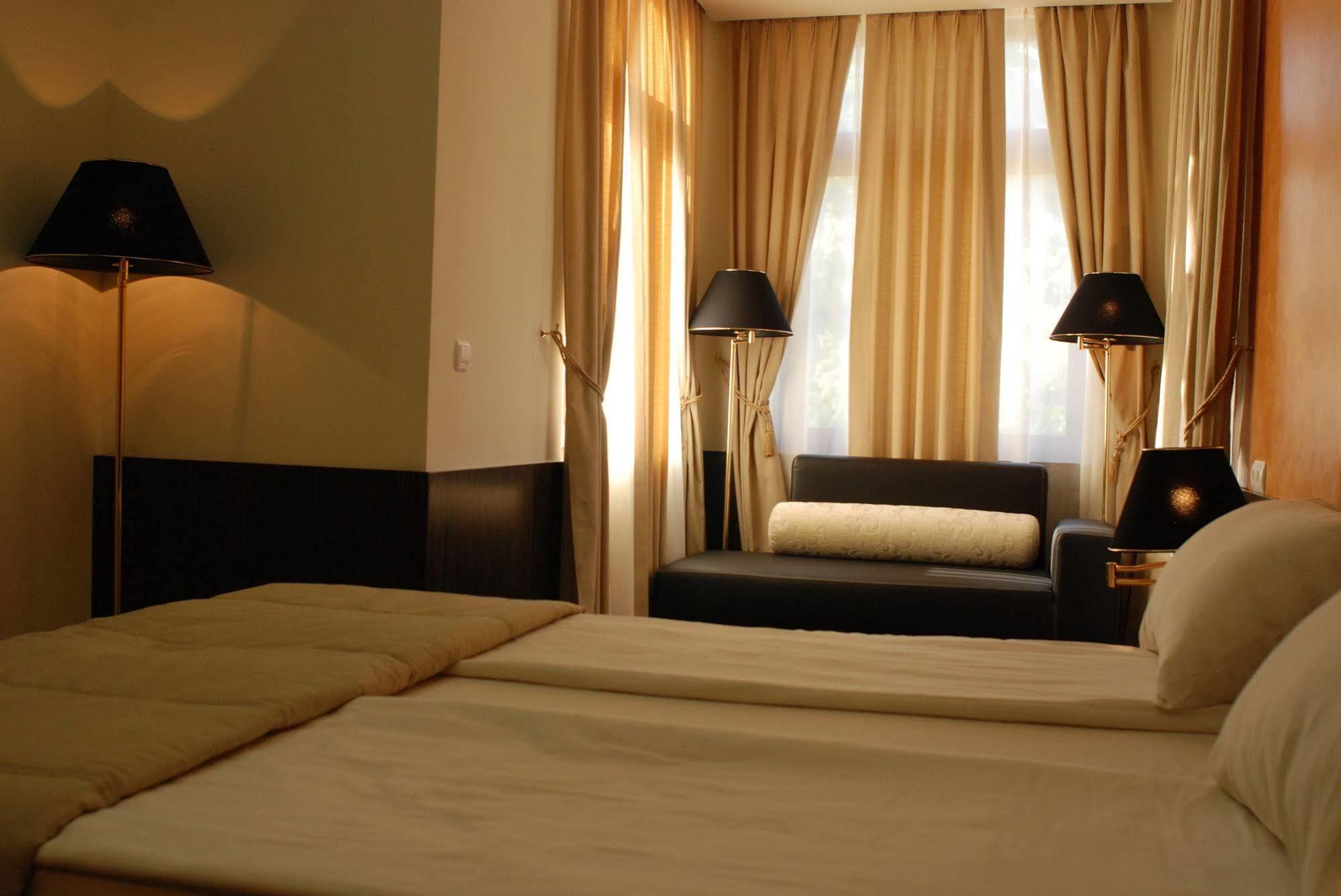 Hotel Hercegovina Ilidža Bagian luar foto