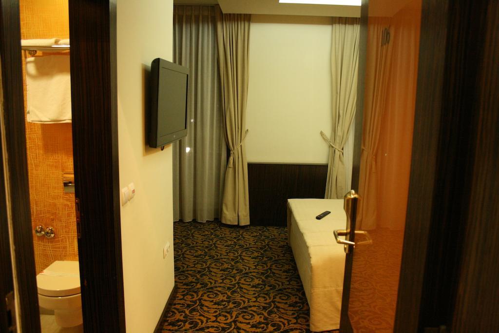 Hotel Hercegovina Ilidža Bagian luar foto